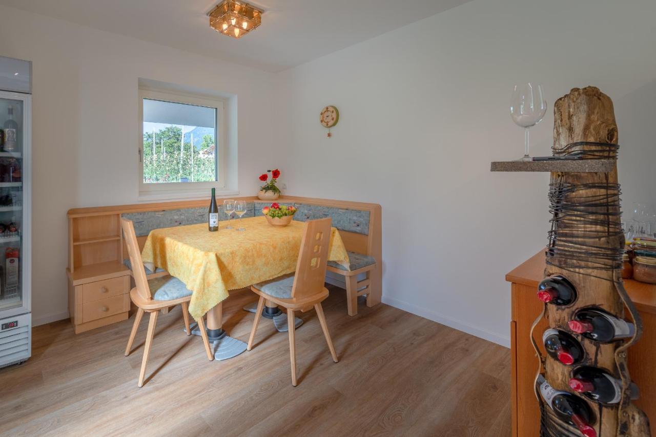 Haus Stolz Bed & Breakfast Appiano Sulla Strada Del Vino Exterior foto